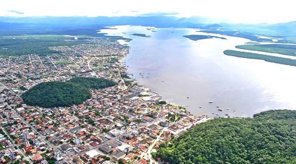Vista aérea de Guaratuba no Paraná